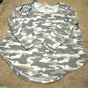 Lucky Brand gray & white camo star thermal 1x